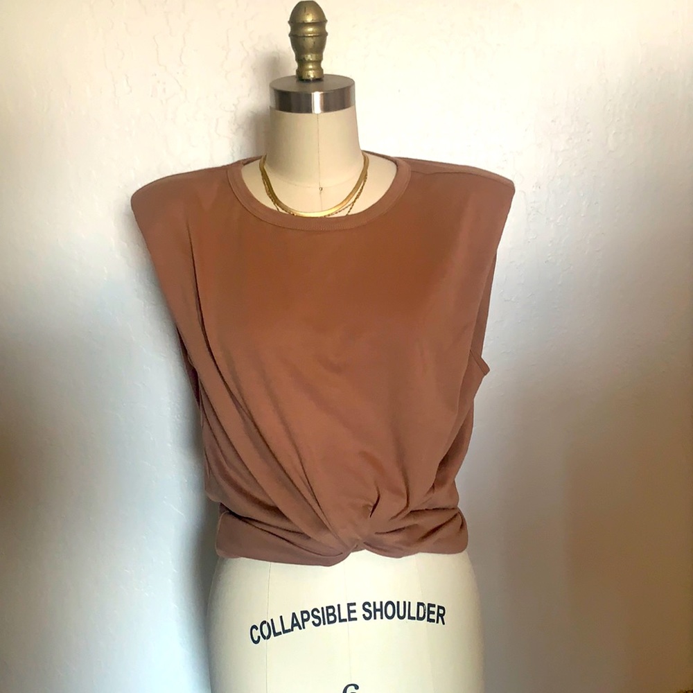 Padded shoulder Tshirt